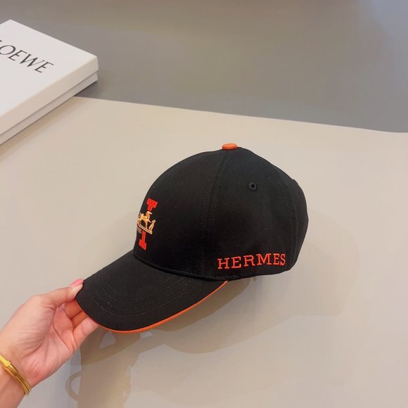 AUTHENTIC Hermes Hats main image 8
